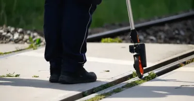 Łódzkie: zderzenie samochodu z pociągiem pod Wieluniem; są ofiary